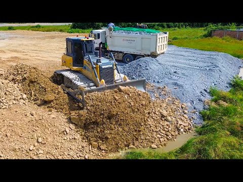 Heavy Land Filling DOZER DH17C3 Pushing With Team HYUNDAI & DONGFENG Truck 25Ton Unloading