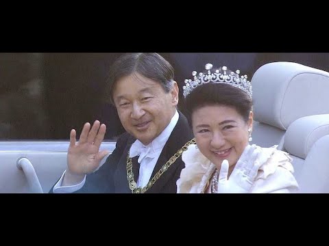 Empress Masako moved to tears... "Complete version of the celebratory parade" as seen by news pho...