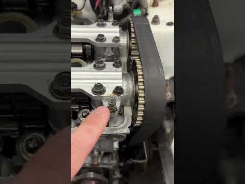 #diymechanic #egcivic #honda #vtec #mechanicmemes #cartok #k24 #k20 #b20 #b18 #b16 #jdmcars