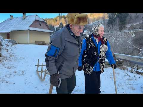 Elderly Grandma & Grandpa in the Snow βοΈπ· | Love and Hard Life in the Carpathian Mountains