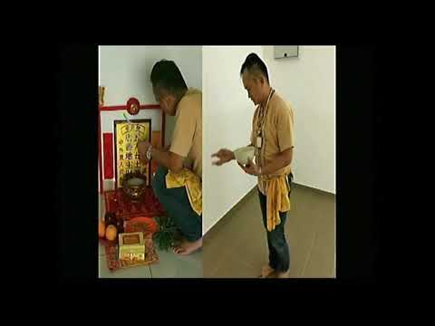 从茅山师傅变成耶稣的门徒真实见证 经历生死后遇见神。 我虽然行过死荫的幽谷,也不怕遭害,因为你与我同在;你的杖,你的竿,都安慰我。(诗篇 23:4 和合本)