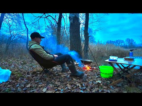 Наловив КРУПНЯК і ПРИГОТУВАВ В НІЧНОМУ ЛІСІ!