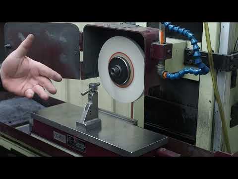 Dressing the Side of a Grinding Wheel