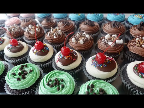 Making 500 Cupcakes in 4 Hours | A Typical Opening Shift at a Bakery | Cake and Cupcake Decorating