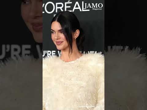 #KendallJenner brought the holiday spirit last night in a Bottega Veneta gown. 🤍