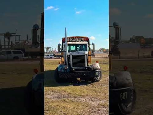 What in the Florida man? #megatruck #mudbog #offroad #mud