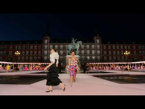 Carolina Herrera: Με floral διάθεση στη Μαδρίτη