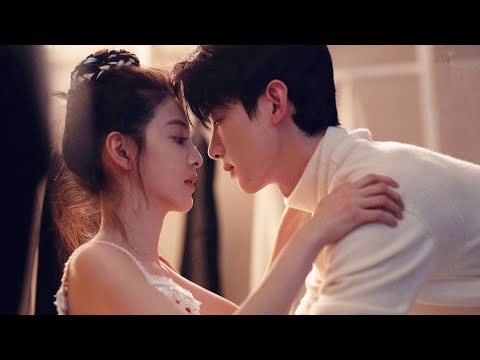 Wen Yifan brought another man home. Jealous, Sang Yan hugged her for a forceful kiss.π #cdrama