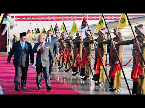 Tiba di Yordania, Presiden Prabowo Disambut Langsung Raja Abdullah II, Amman, 13 April 2025
