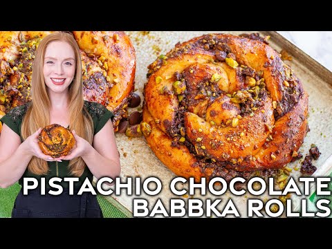 The Dreamiest Pistachio Chocolate Babka Rolls!