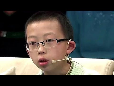 父亲瘫痪在床,狠心妈妈离家出走,5岁男孩竟独自照顾重病父亲,现场做出一个决定,主持人难以置信【王芳王为念访谈】