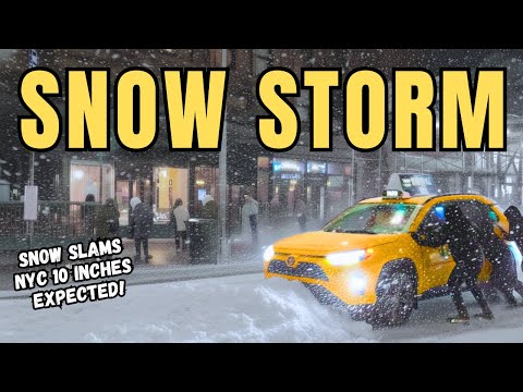 🌨️ SNOW STORM SLAMS NYC ☃️ Exploring Midtown Manhattan In A BLIZZARD 🥶