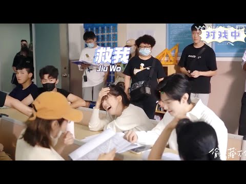 Trivia: Zhao Lusi thought the lines were too greasy, so after the scene she yelled: Help me