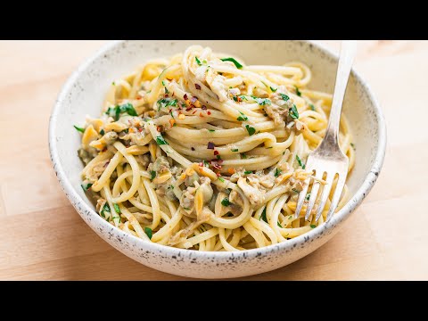 Linguine with Canned Clams - Cheap, Easy, Delicious