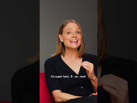 Jodie Foster found some French words a little too difficult to say 🐿️