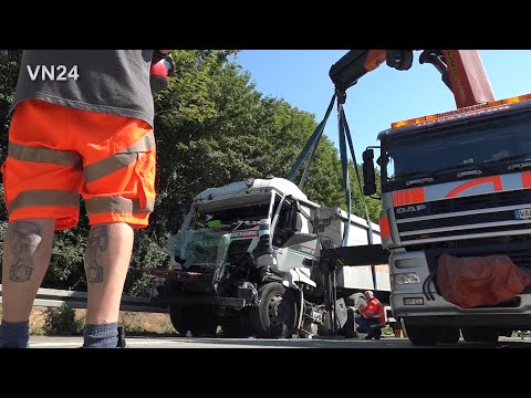 24.06.2020 - VN24 - LKW Bergung nach Unfall auf A44 bei Unna