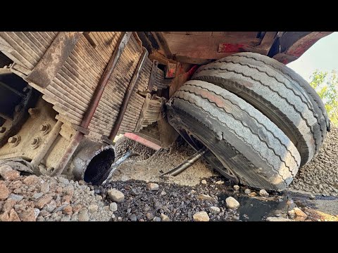 "Pakistani truck faces 50-ton load - axle and tube completely broken!"| Amazing Restoration