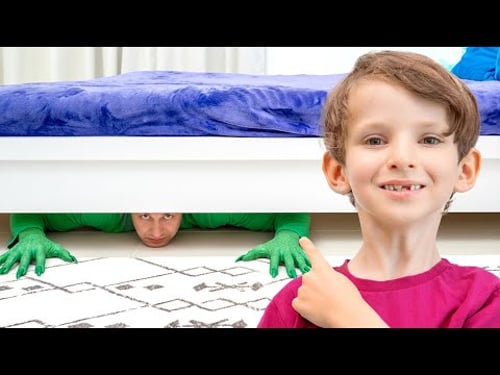 ベッドの下にモンスターを見つけた!🛏️😲