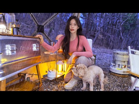 rain camping in the deep mountains with no one else | a sudden trespasser?😱