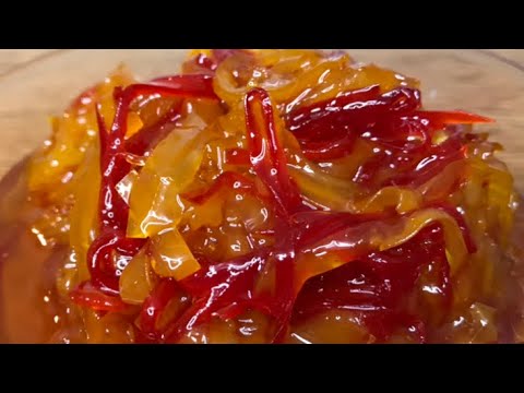 "PEPPER JAM" Aromatic, sweet and sour taste with a pleasant spiciness.