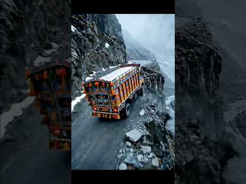 Truck Almost Fell Off the Cliff – Rohtang Pass Adventure #shorts