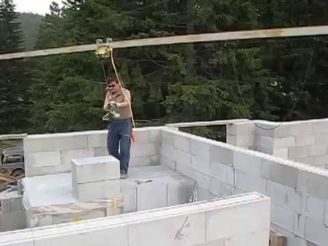 Мини-кран для строительства стен из газобетона
