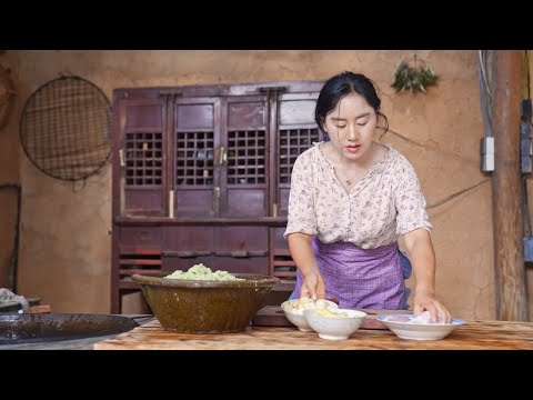Gentleness is the feeling of holding tofu with chopsticks. it is the taste of nostalgia rippling.