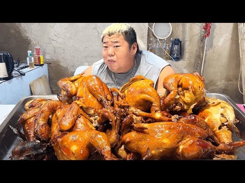 Monkey Brother made 10 smoked chickens, and everyone fell in love with them after just one bite!