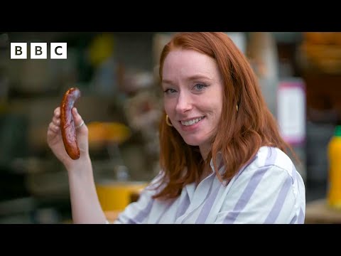 How a mobile phone touchscreen works with a SAUSAGE π The Secret Genius of Modern Life - BBC