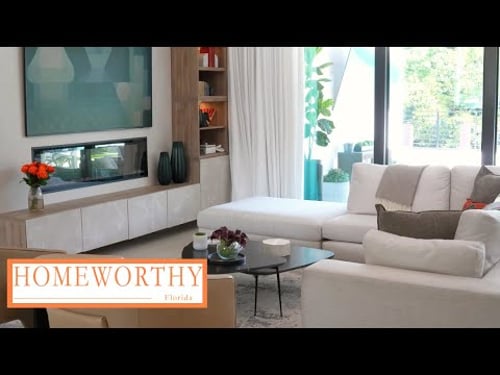 FLORIDA HOUSE TOUR | A Chic, Waterfront Florida Home with a Luxurious Outdoor Entertaining Space