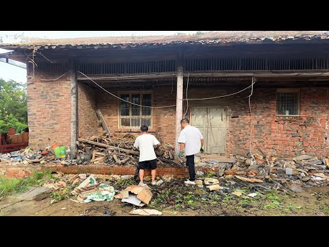 Bored with City Life, We Returned to Renovate an Old House Left by Parents and Live a Free Life