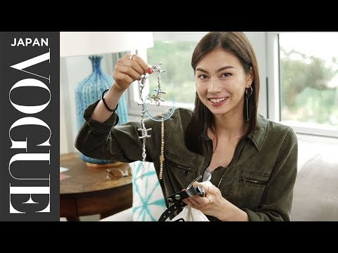 世界を飛び回るローレン・サイ、ホームタウンのハワイで見せる旅スタイル。|Inside My Suitcase | VOGUE JAPAN