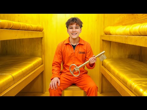 Rich Prison Escape Challenge! 🏃♂️✨ Vania Mania Kids