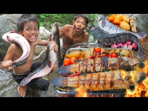 Wild Caught Fish Becomes Amazing Riverside Feast!