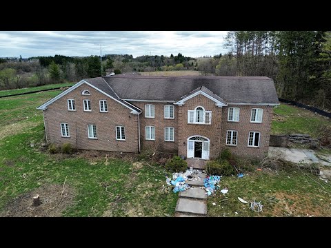 Rich Family’s ABANDONED 1987 Dream Mansion Left Completely Forgotten In The Forest